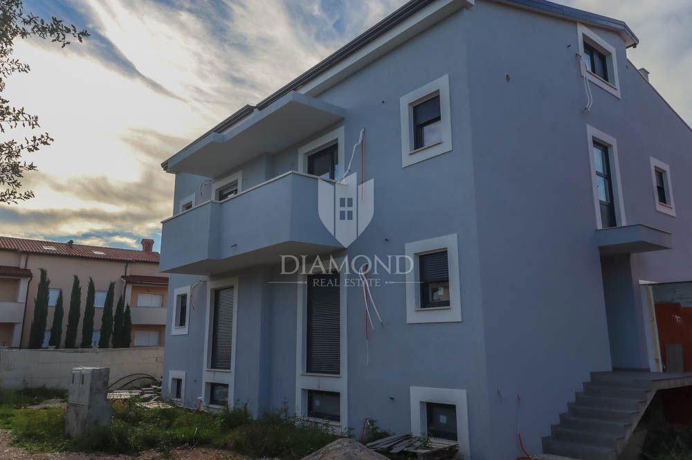 Fasana, dintorni, casa bifamiliare con vista mare