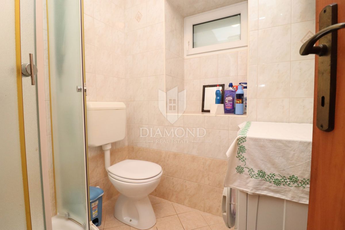 Residenza autoctona, casa in pietra con un ampio cortile/giardino