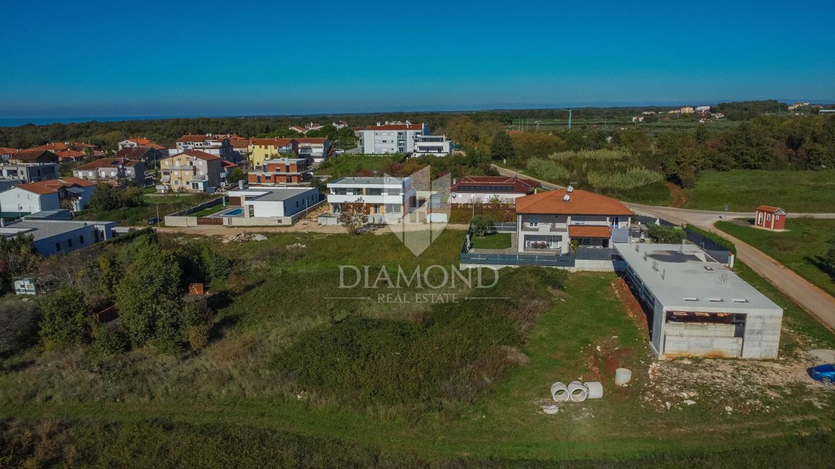 Cittanova, splendido terreno di 659 m2 in un tranquillo villaggio!