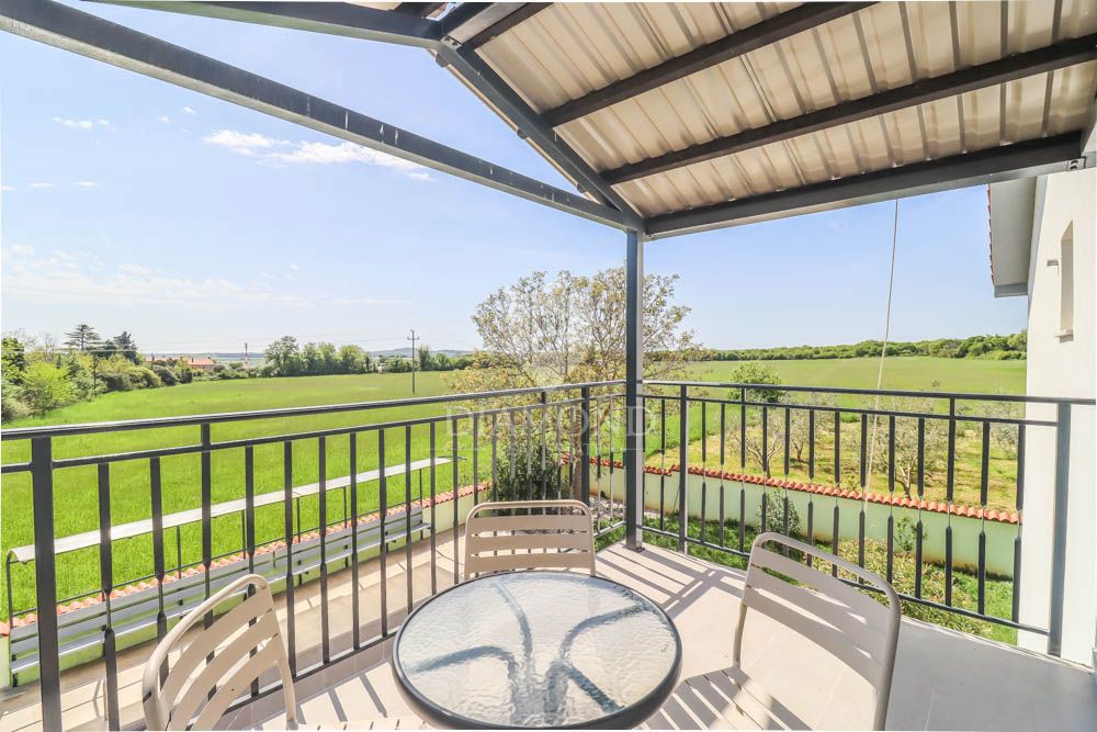 Bellissimo appartamento moderno vicino a Pola! 