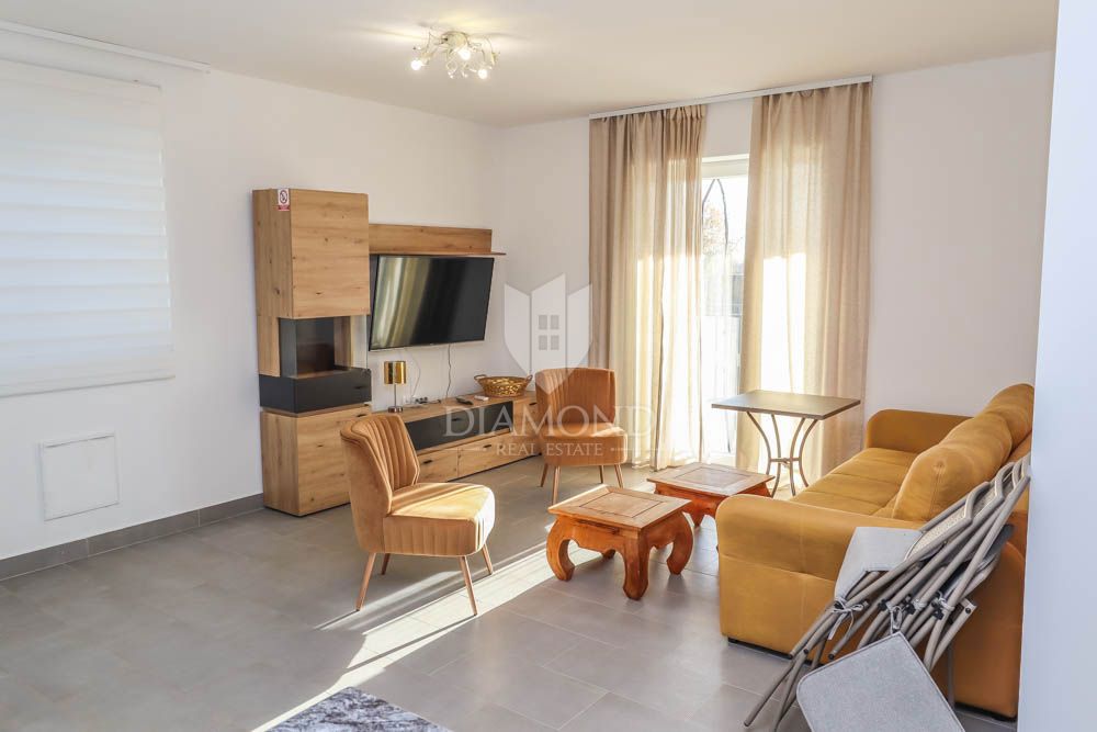 Bellissimo appartamento moderno vicino a Pola! 