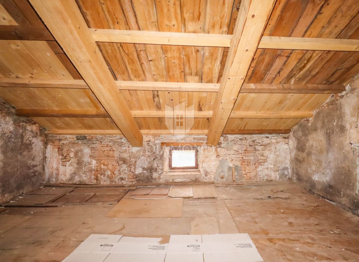 Gimino, dintorni, due case in pietra in un posto tranquillo