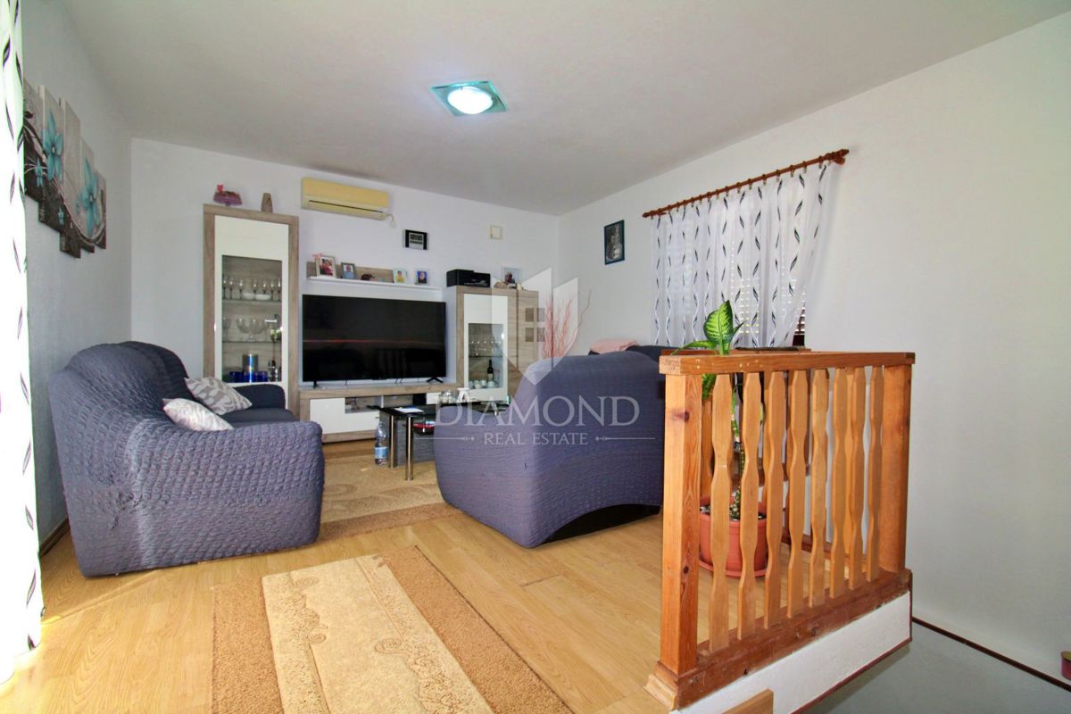 CASA DI FAMIGLIA, ALBONA, DINTORNI