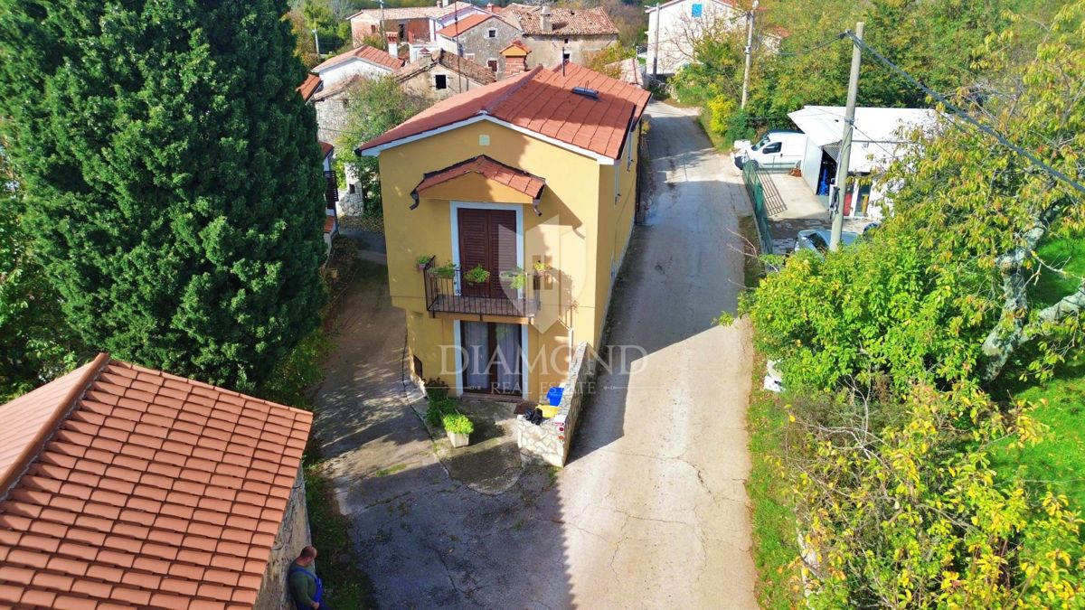 CASA DI FAMIGLIA, ALBONA, DINTORNI