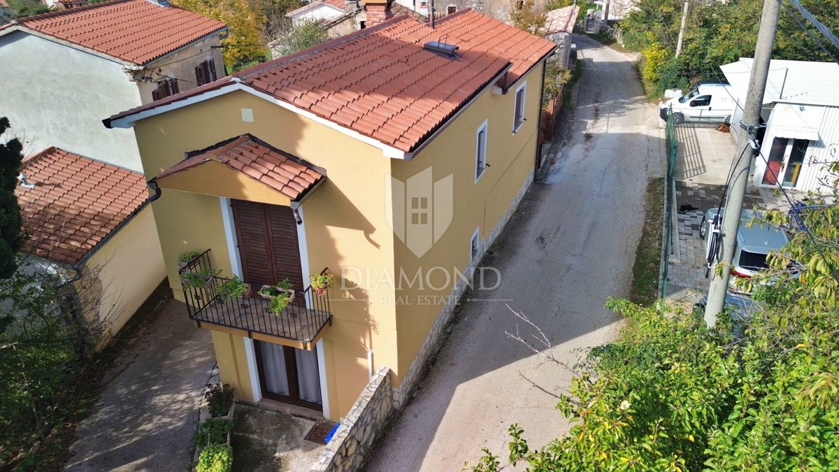 CASA DI FAMIGLIA, ALBONA, DINTORNI