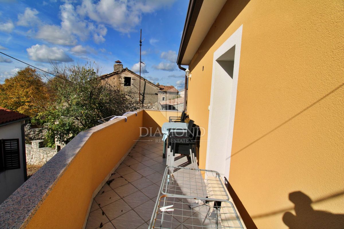 CASA DI FAMIGLIA, ALBONA, DINTORNI