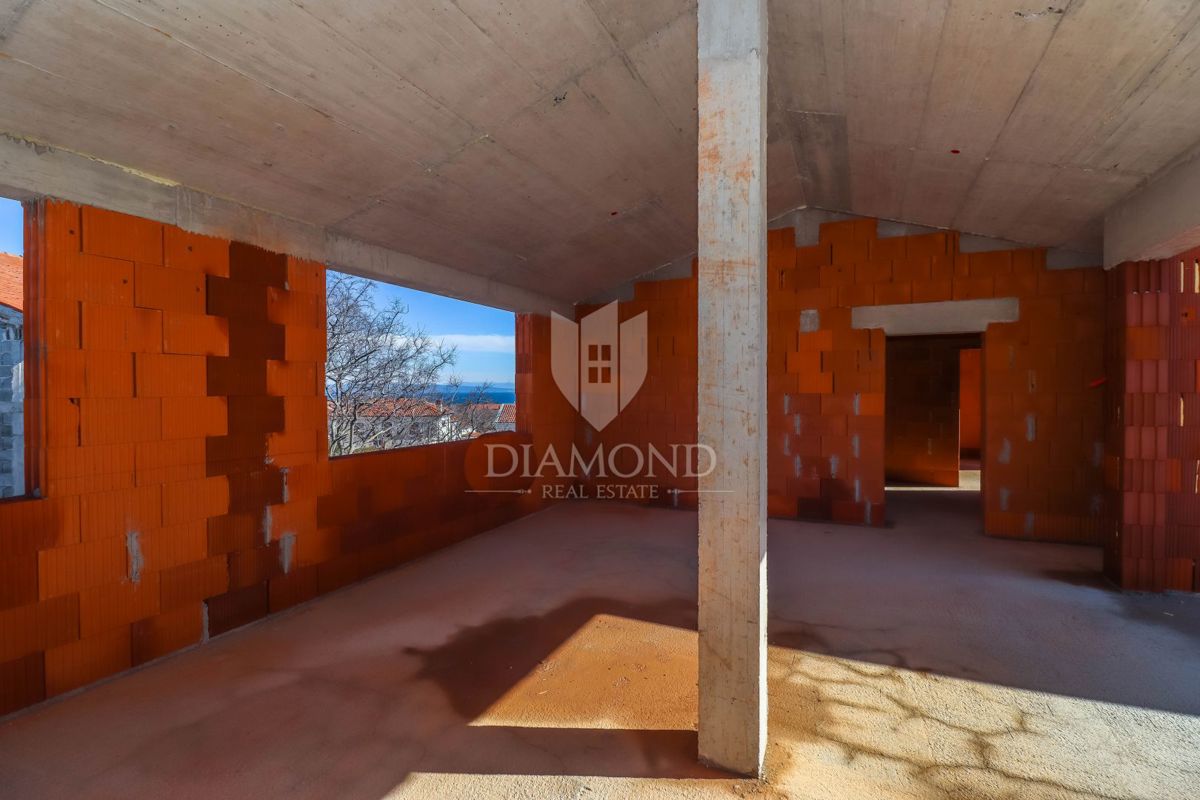 Medolino, attico con vista mozzafiato