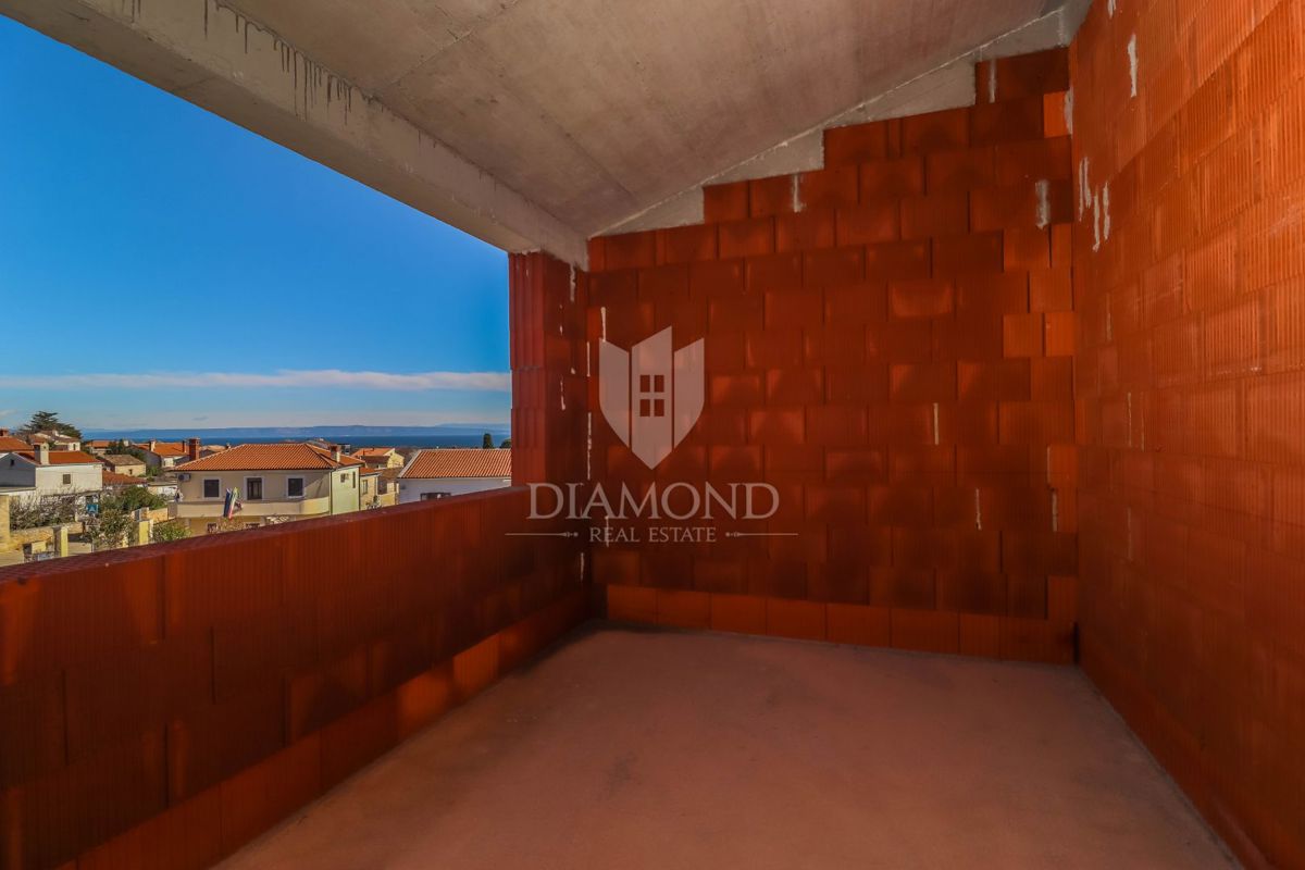 Medolino, attico con vista mozzafiato