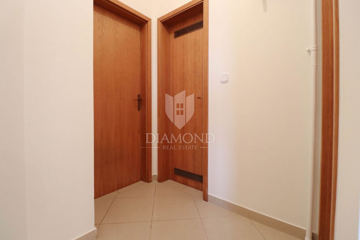 Zagabria, Trešnjevka! Appartamento con tre camere da letto e balcone!