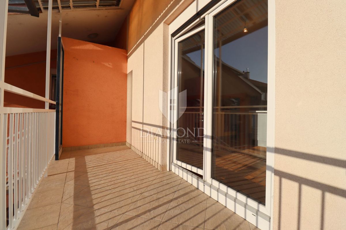 Zagabria, Trešnjevka! Appartamento con tre camere da letto e balcone!