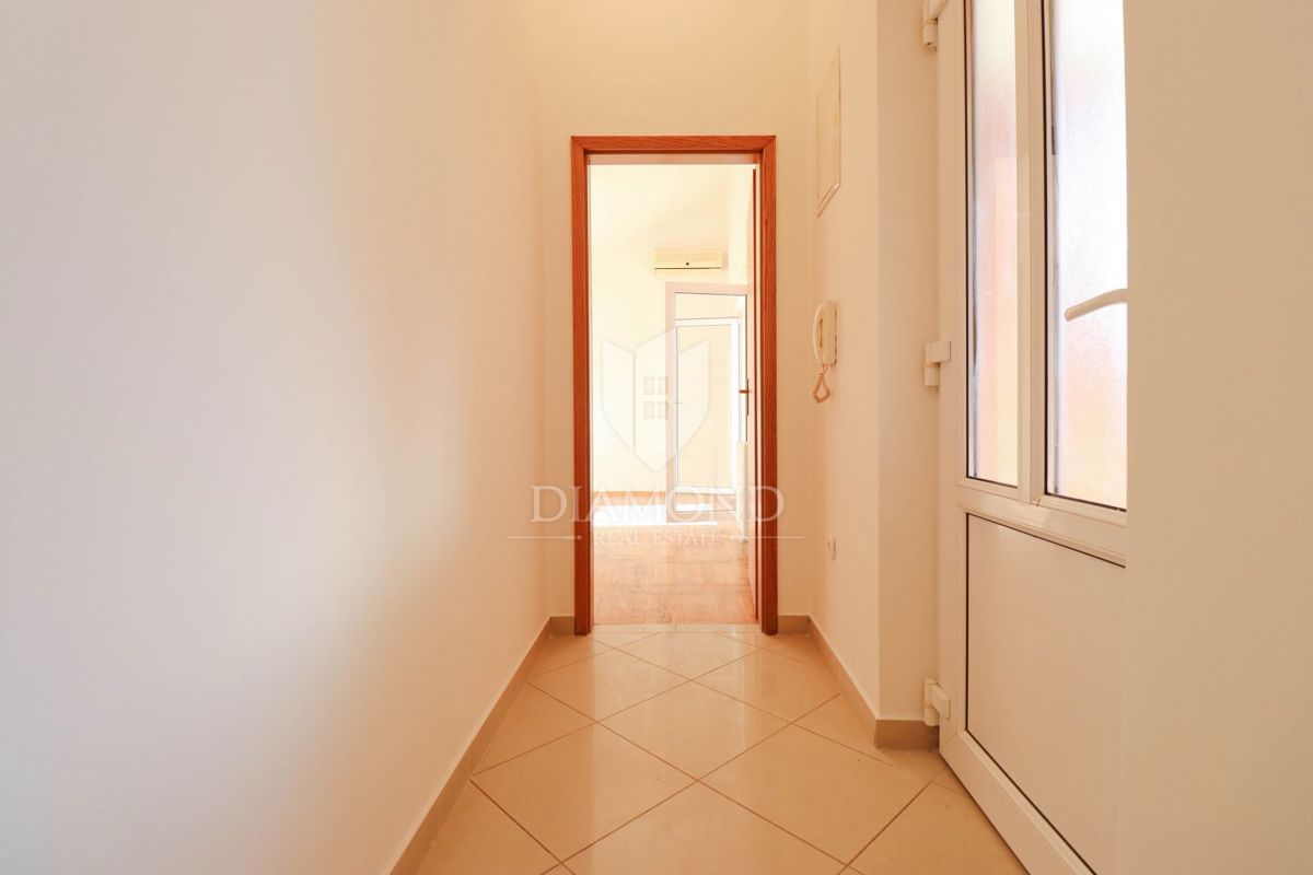 Zagabria, Trešnjevka! Appartamento con tre camere da letto e balcone!