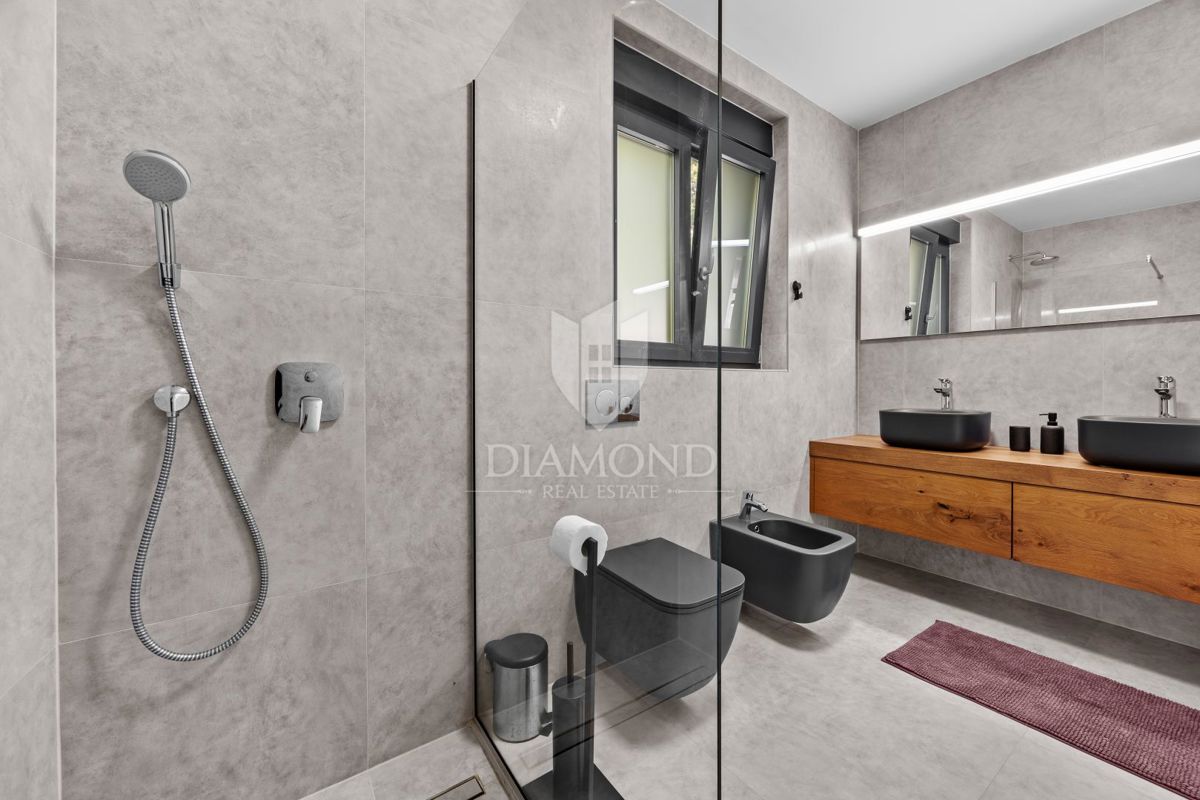 Fasana - villa di lusso con piscina interna, a 300 m dal mare!