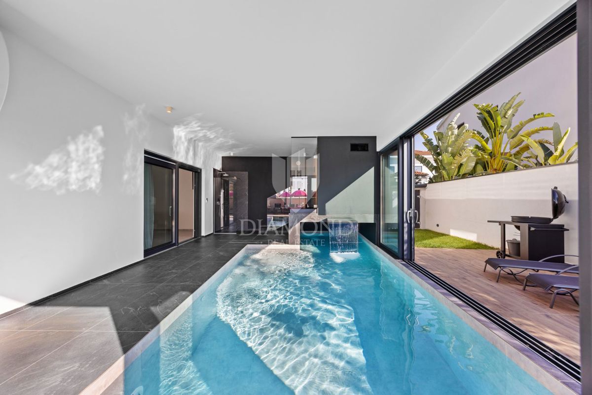 Fasana - villa di lusso con piscina interna, a 300 m dal mare!