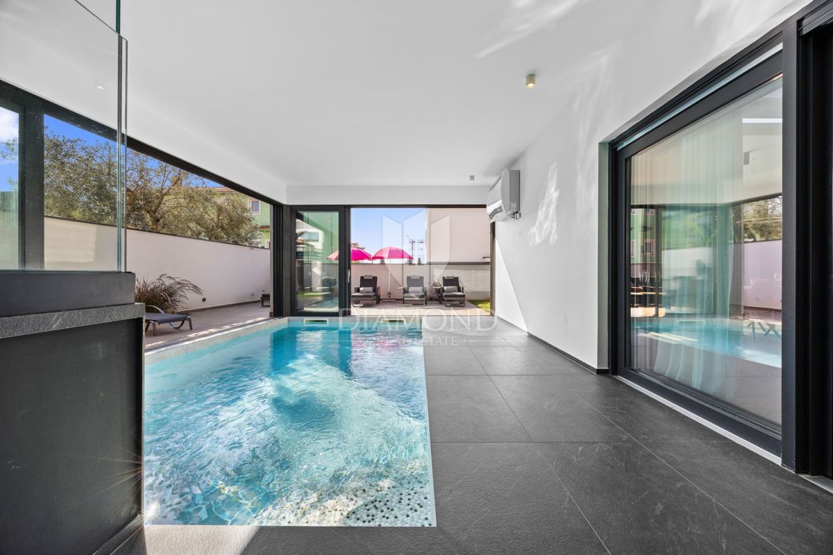 Fasana - villa di lusso con piscina interna, a 300 m dal mare!