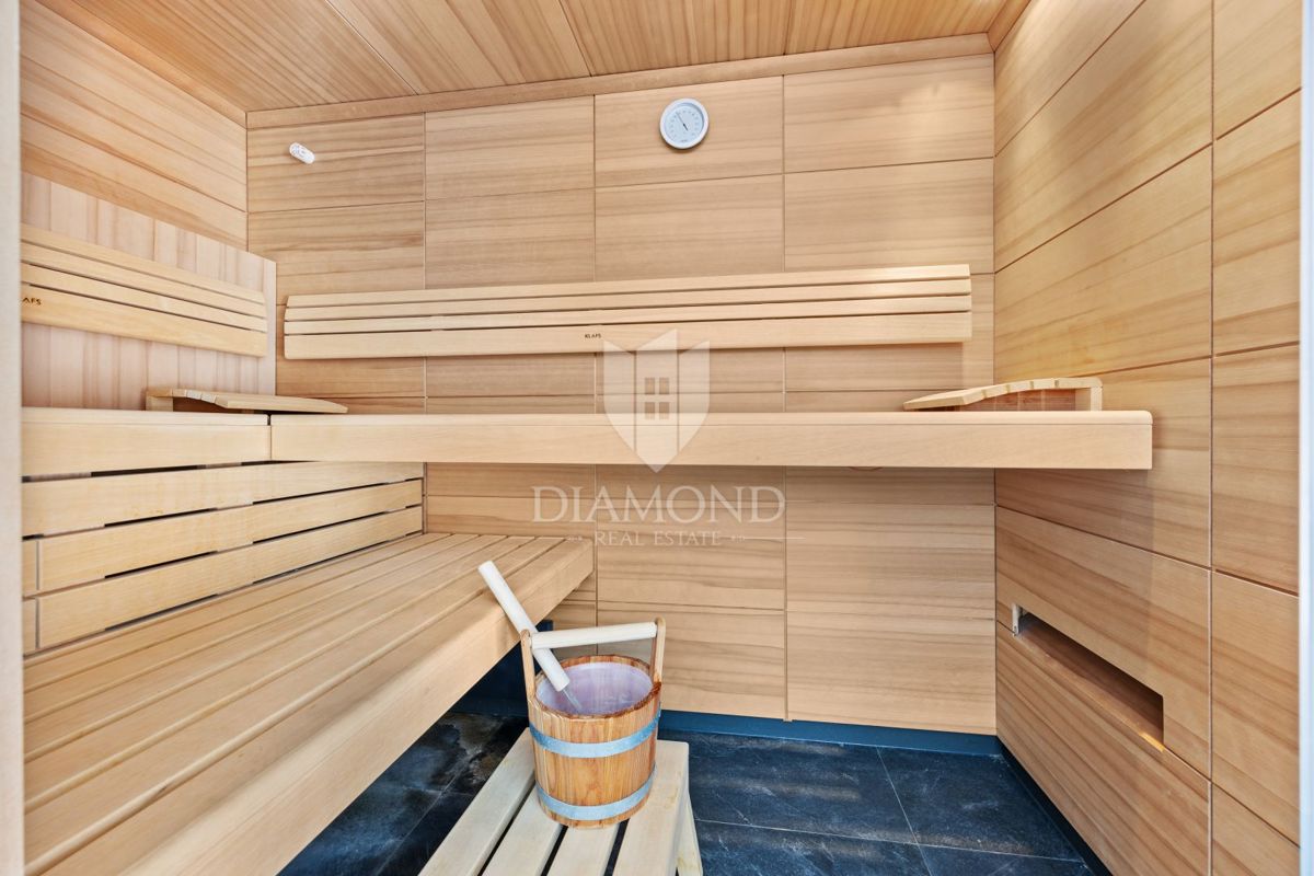 Fasana - villa di lusso con piscina interna, a 300 m dal mare!