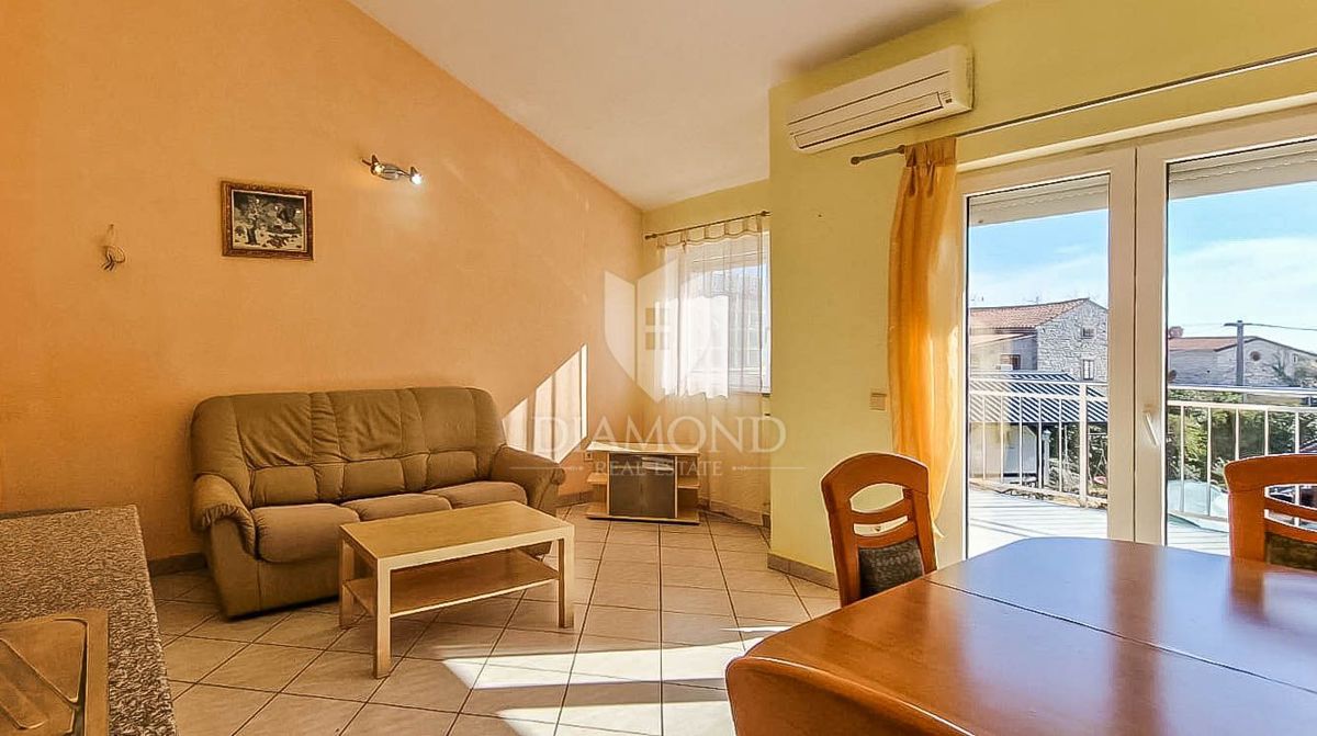 OPPORTUNITÀ! Umag e dintorni. Appartamento con due terrazze + monolocale.