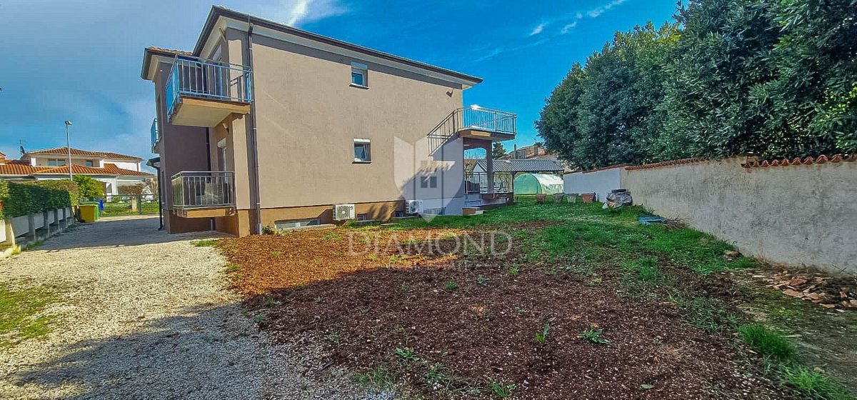 OPPORTUNITÀ! Umag e dintorni. Appartamento con due terrazze + monolocale.