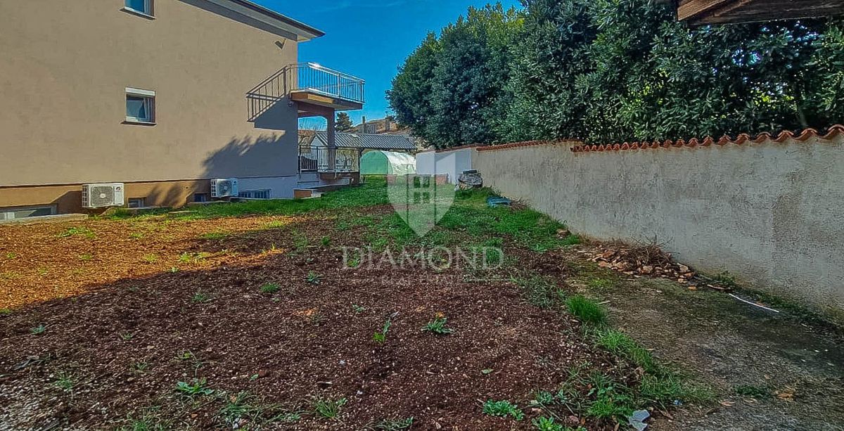 OPPORTUNITÀ! Umag e dintorni. Appartamento con due terrazze + monolocale.