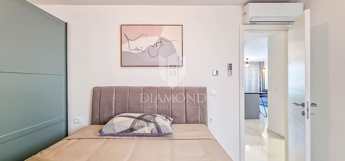 Novigrad, appartamento moderno con ascensore e vista mare!