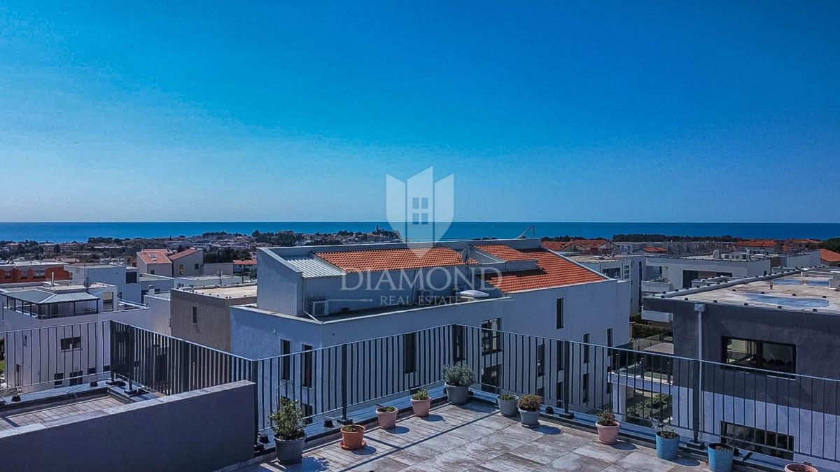 Novigrad, appartamento moderno con ascensore e vista mare!