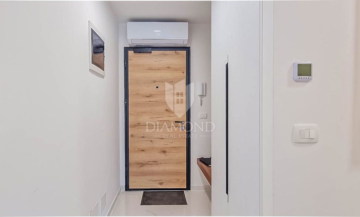 Novigrad, appartamento moderno con ascensore e vista mare!