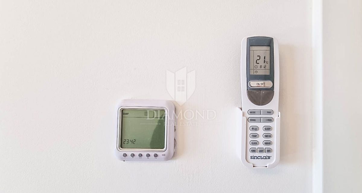 Novigrad, appartamento moderno con ascensore e vista mare!