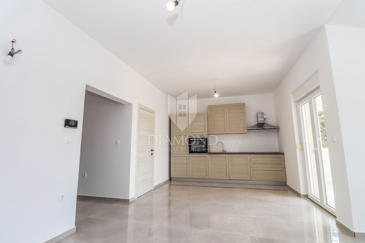 Šišan, casa di qualità con tre appartamenti