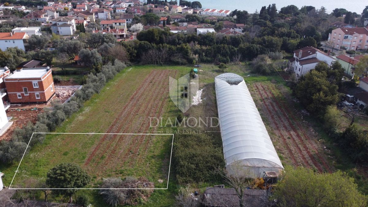 Umag, dintorni, terreno in posizione fantastica!