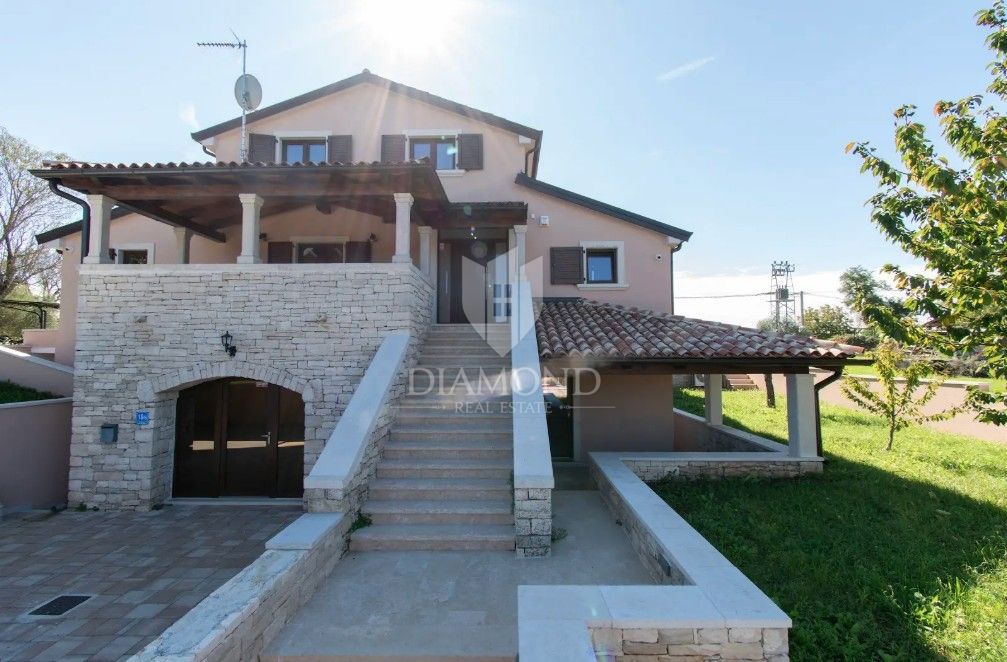 Rarità sul mercato: villa di lusso con area wellness privata e piscina vicino a Vrsar – chiavi in mano