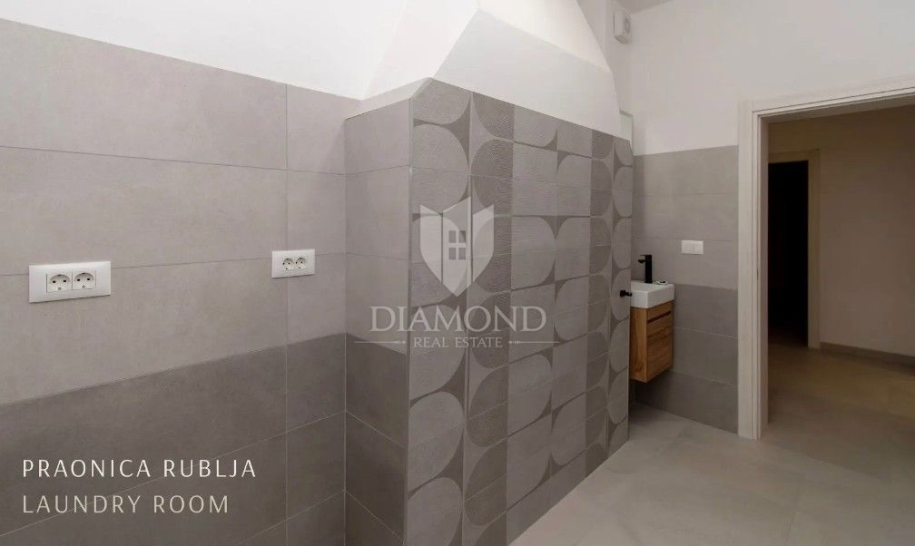 Rarità sul mercato: villa di lusso con area wellness privata e piscina vicino a Vrsar – chiavi in mano