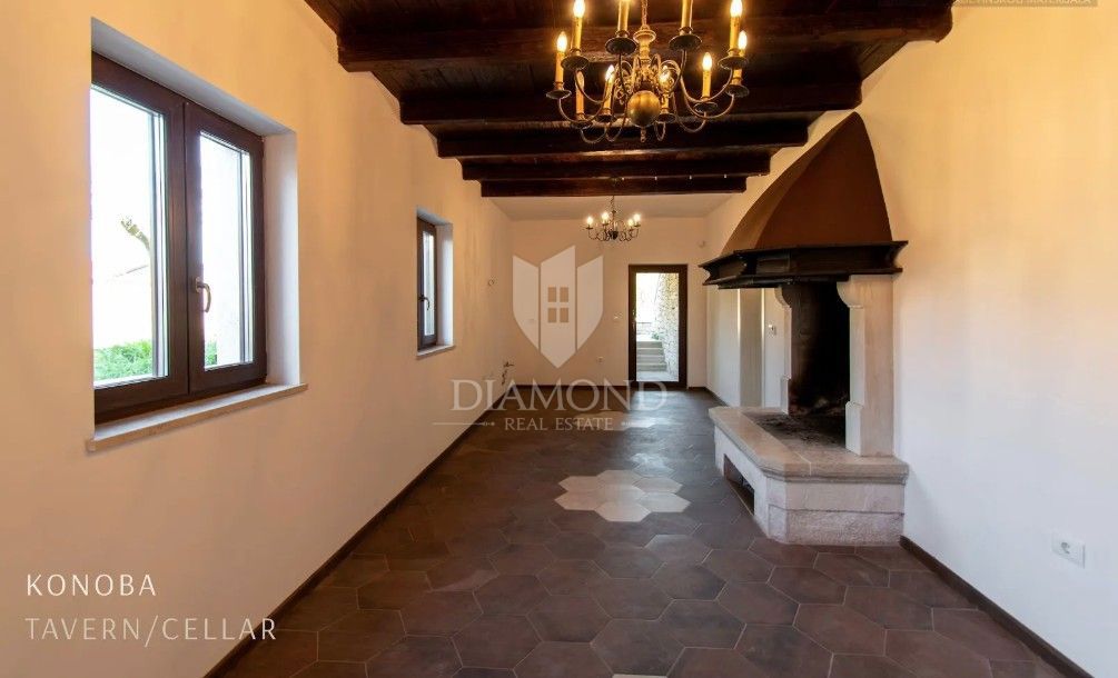 Rarità sul mercato: villa di lusso con area wellness privata e piscina vicino a Vrsar – chiavi in mano