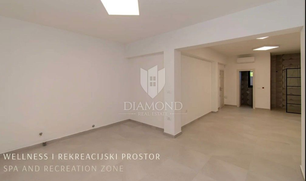 Rarità sul mercato: villa di lusso con area wellness privata e piscina vicino a Vrsar – chiavi in mano