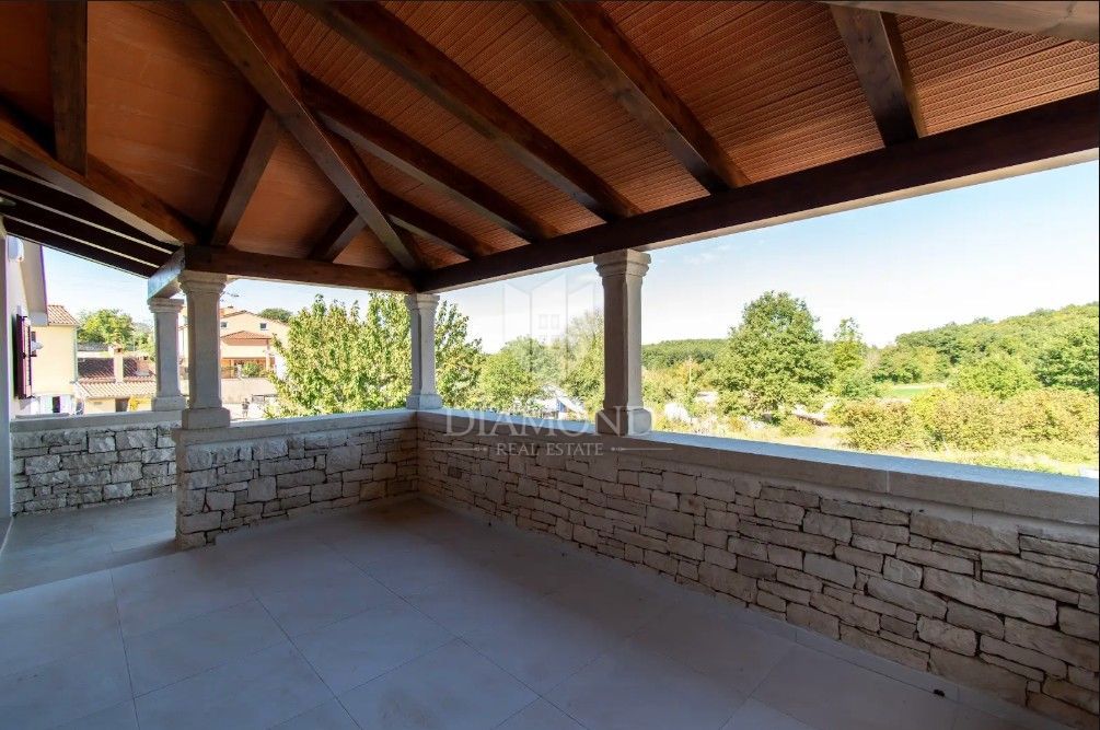 Rarità sul mercato: villa di lusso con area wellness privata e piscina vicino a Vrsar – chiavi in mano