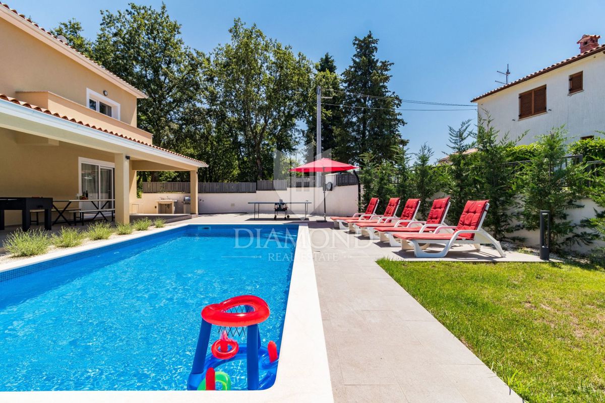 Sanvincenti, casa con piscina - attività consolidata