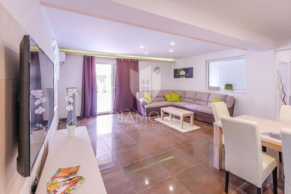 Sanvincenti, casa con piscina - attività consolidata