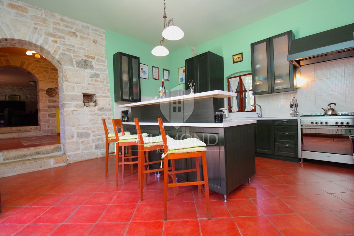 Casa Žminj, 300m2