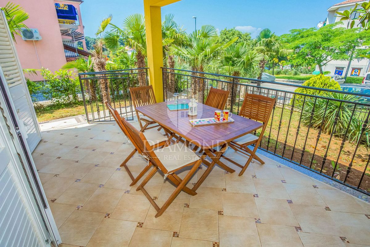 Casa con 4 appartamenti in una posizione attraente vicino alla spiaggia e al centro di Parenzo