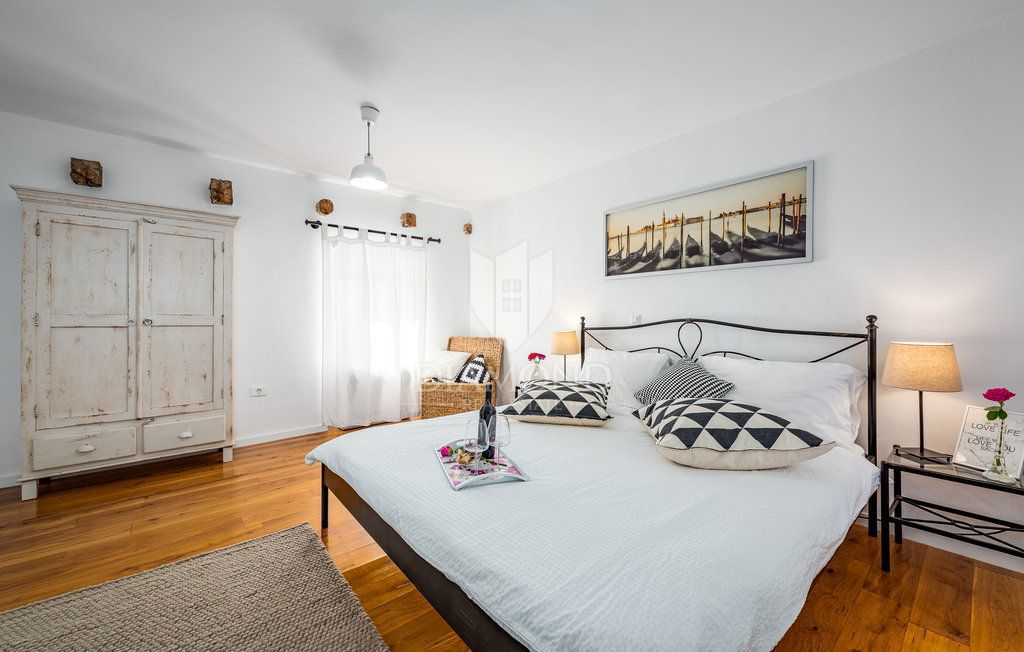 Barban, dintorni, imponente proprietà con villa autoctona