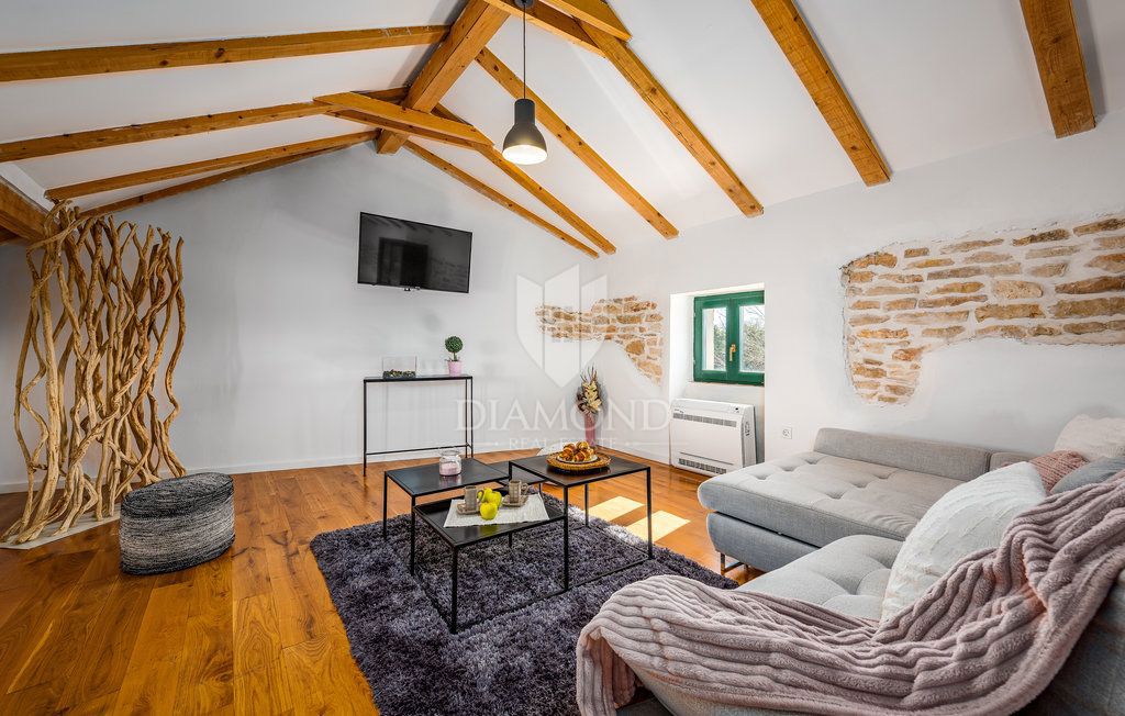 Barban, dintorni, imponente proprietà con villa autoctona