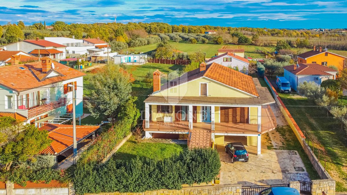 Umago, dintorni! Palazzina con un bel giardino!