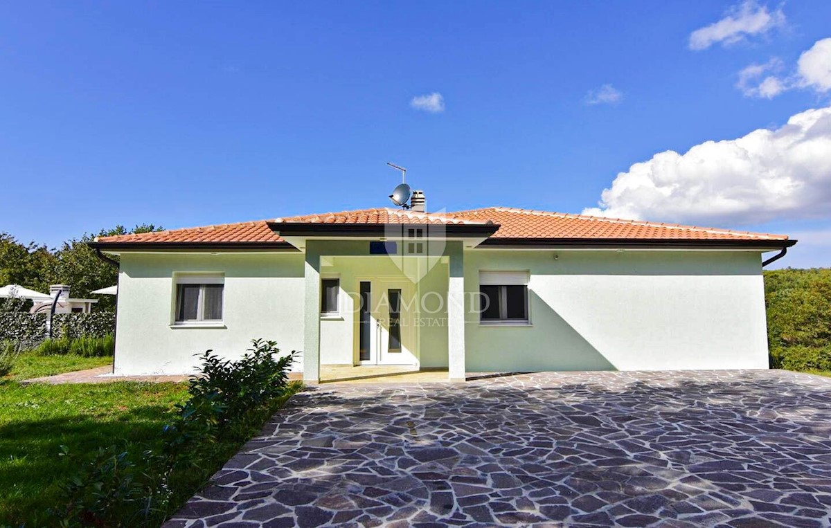 Umag, dintorni! Bella casa a un piano con piscina!