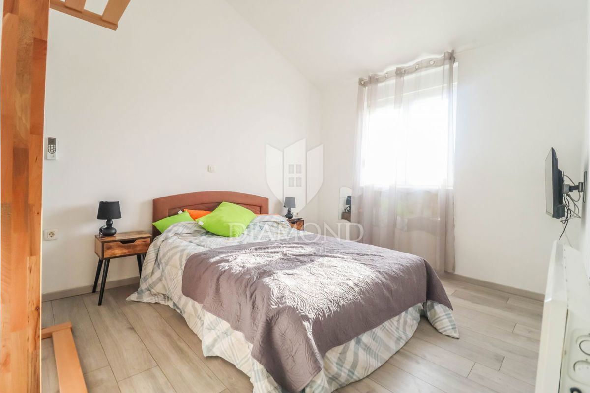 Parenzo, dintorni, due case con piscina e ampio giardino!