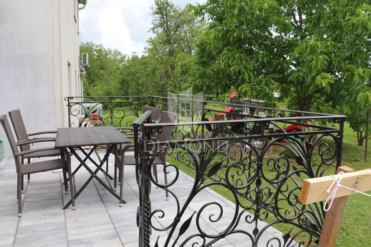 Labin, dintorni, piano terra in un quartiere tranquillo