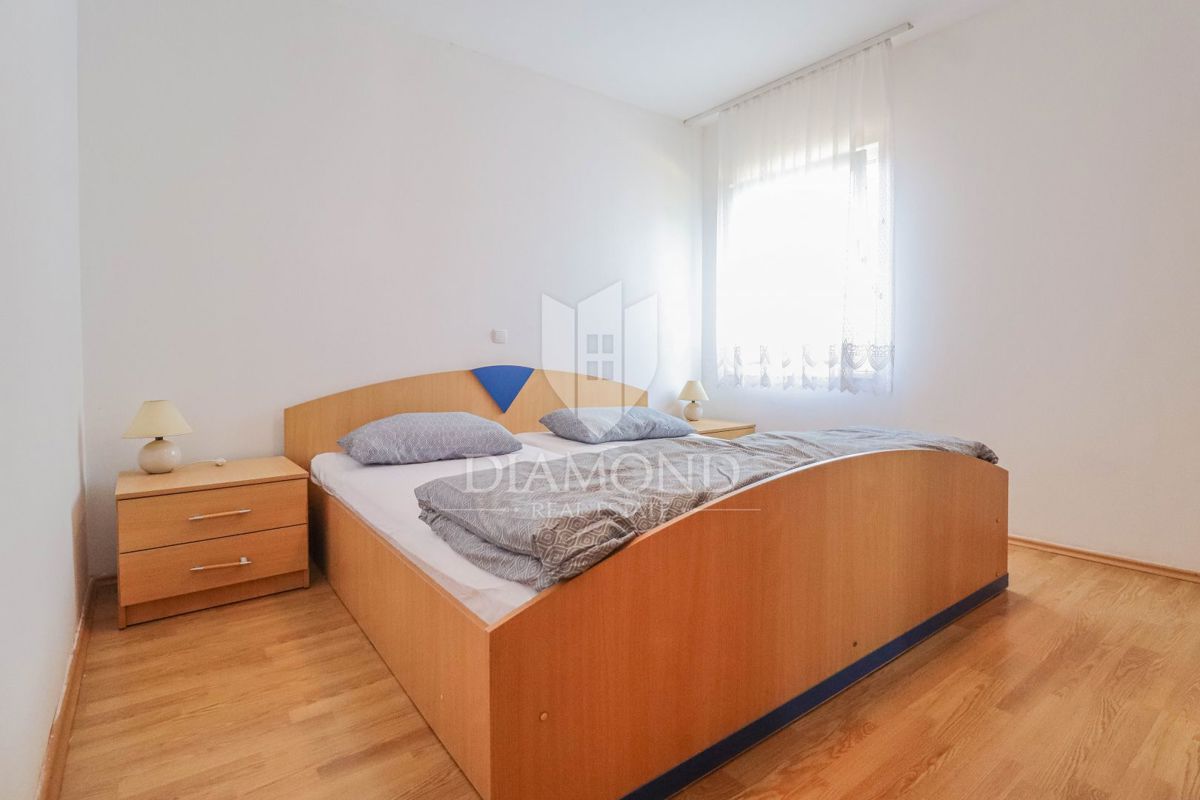 Umago, dintorni! Casa da ristrutturare con terreno edificabile!