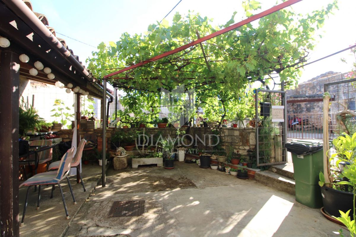 Marčana, due case in pietra in fila per l'adattamento