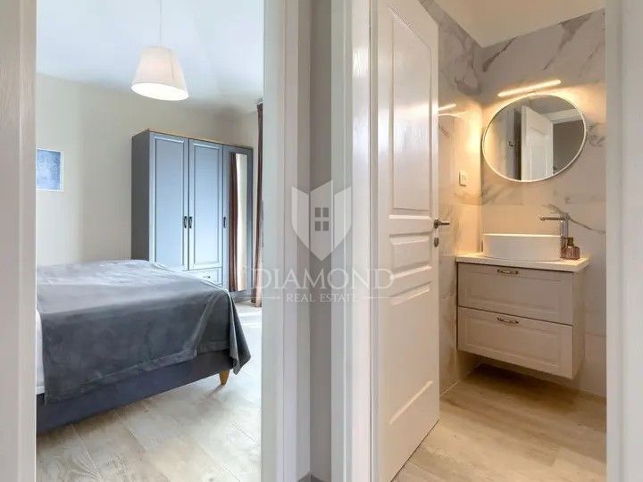 Cittanova, dintorni! Villa con vista panoramica sul mare!