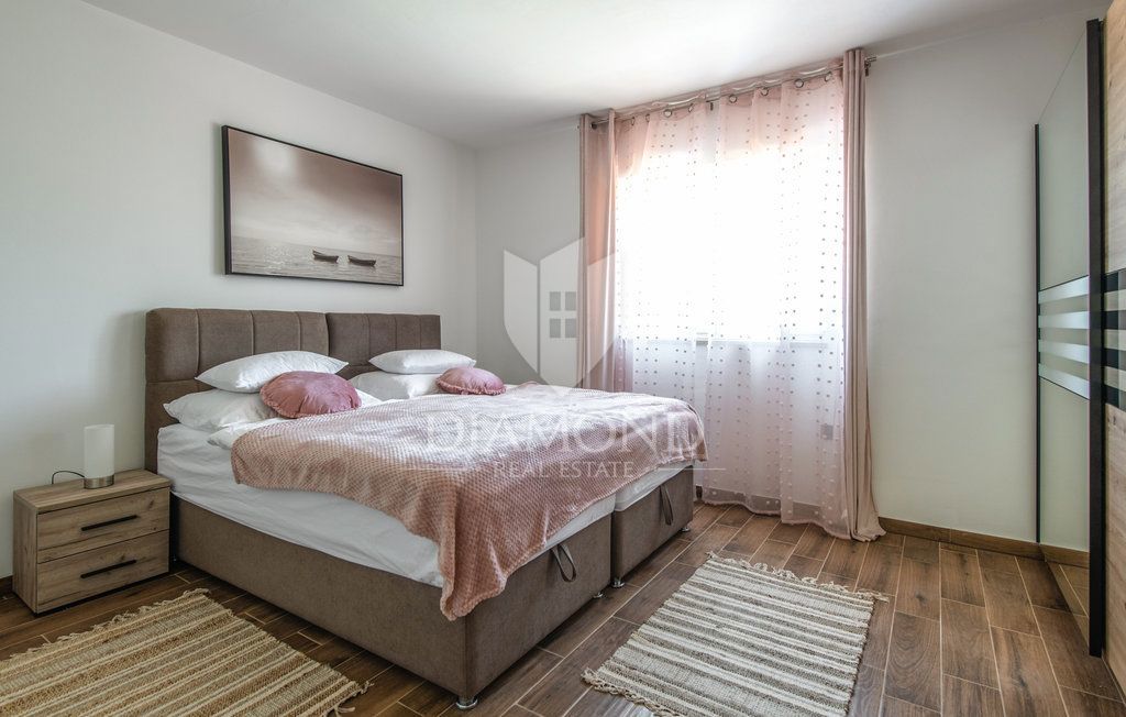 Barbana, dintorni, spaziosa proprietà con due belle case
