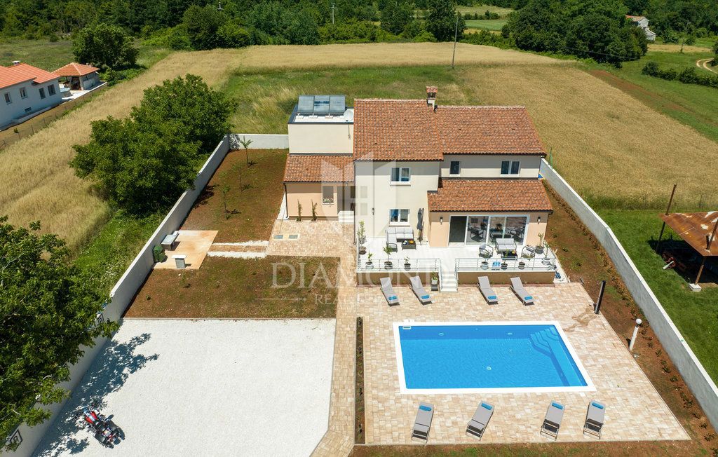 Barbana, dintorni, spaziosa proprietà con due belle case