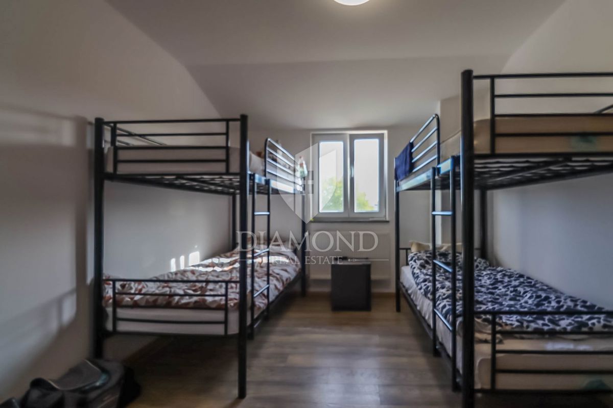 ESCLUSIVO! Casa familiare in una posizione tranquilla vicino a Svetvinčent