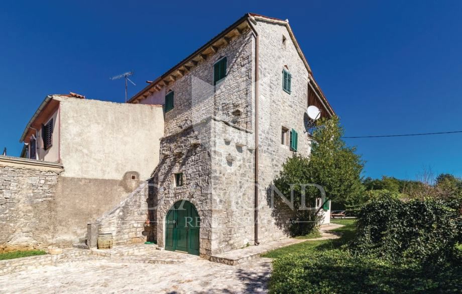 Barbana, dintorni, bella casa autoctona in una posizione tranquilla